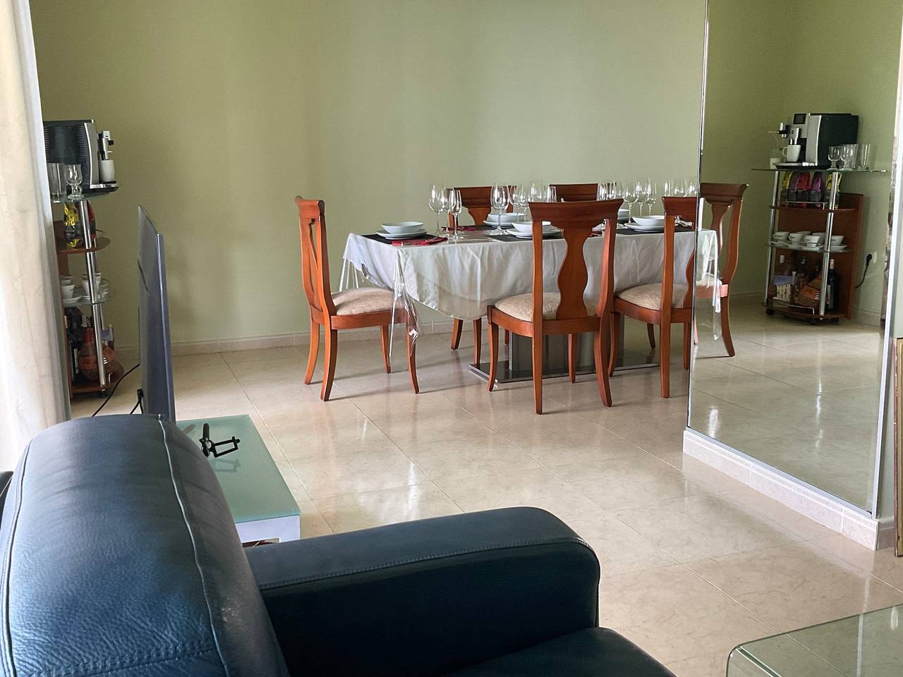Ganze Wohnung, Ferienwohnung 'Vista Del Mar' mit Gemeinschaftspool, privater Terrasse und Wi-Fi in Calpe, Costa Blanca