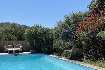 Villa pour 4 personnes, avec terrasse et jardin à Figari