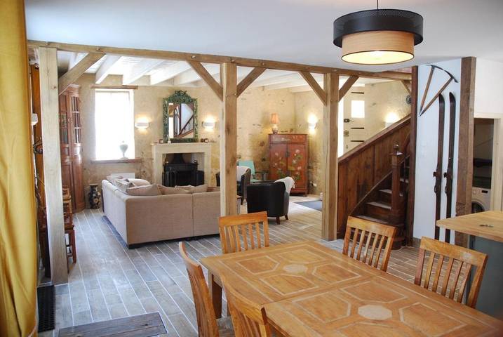 Location de vacances pour 6 personnes, avec jardin ainsi que vue et piscine à Vouvant - 4