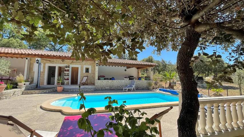 Maison de vacances pour 8 personnes, avec piscine et jardin, animaux acceptés