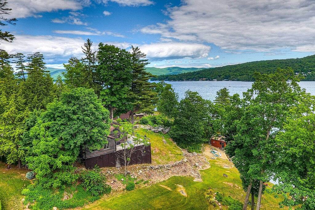 Waterfront Lake George Cabin: Walk to Water in Adirondack Mountains