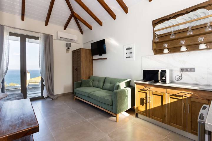 Gîte pour 2 personnes, avec piscine et jardin, adapté aux familles à Koróni - 2