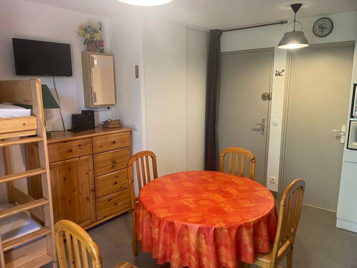 Ganzes Studio, Studio im 6. Stock mit Balkon, 19m², 2-3 Personen, nahe Pisten und Geschäften, Orcières-Merlette in Orcières, Nationalpark Écrins