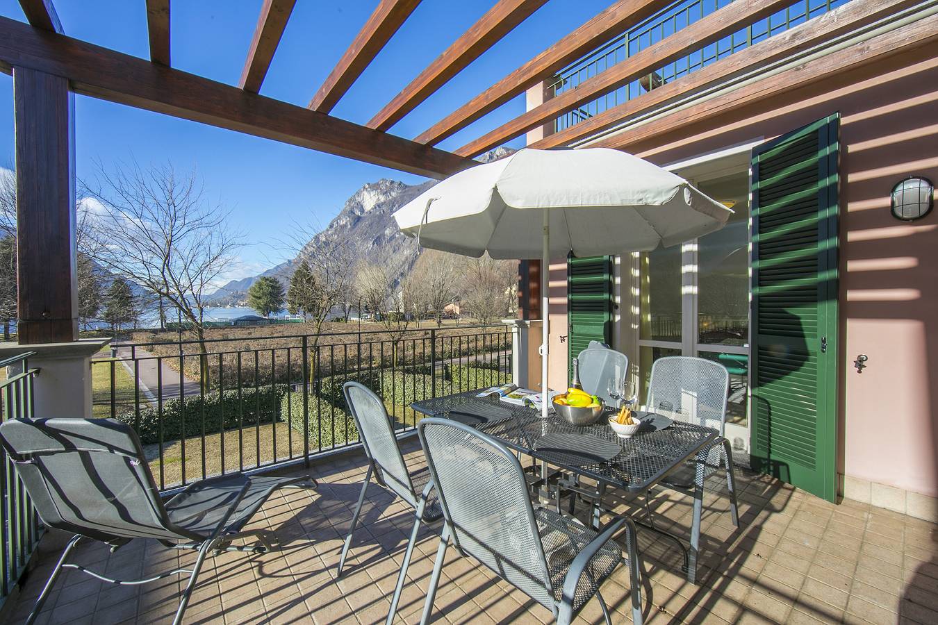 Ganze Wohnung, Ferienwohnung für 4 Personen mit Terrasse in Porlezza, Gemeinde Porlezza