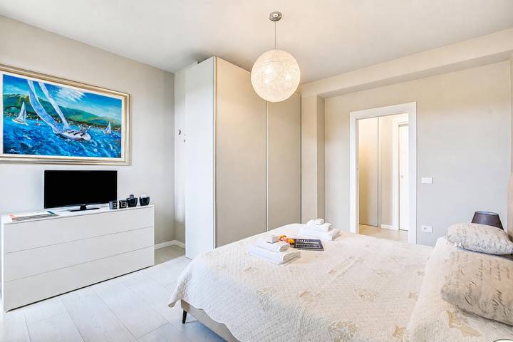 Apartamento entero, Viktor Salò | 100m from Lake & Center in Spiaggia delle Rive (Salò), Saló