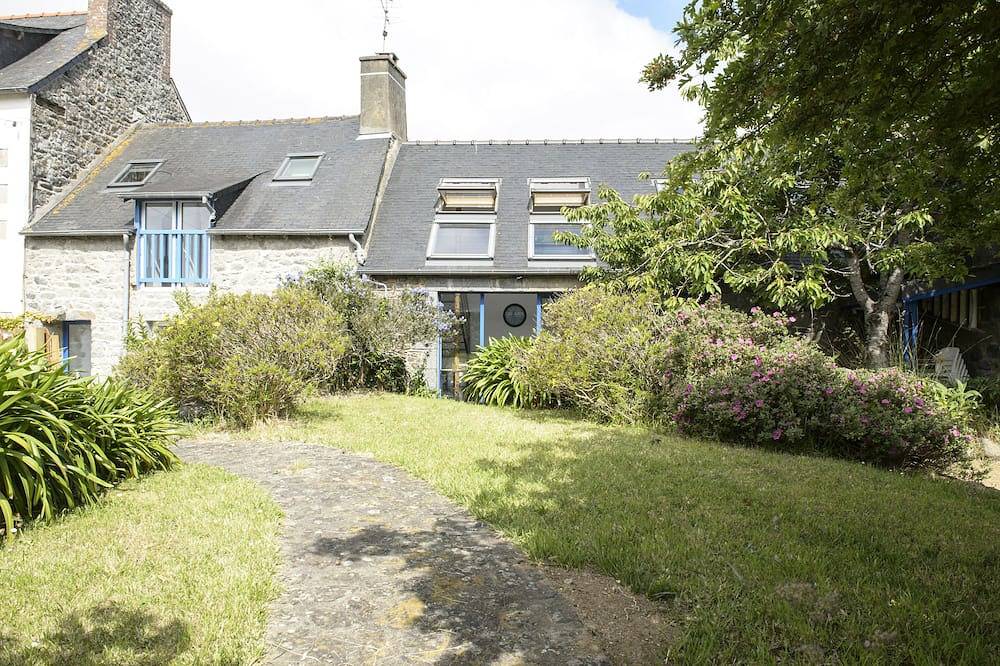 Maison en Pierres Avec Terrasse et Jardin in Saint-Quay-Portrieux, Côte de Goëlo