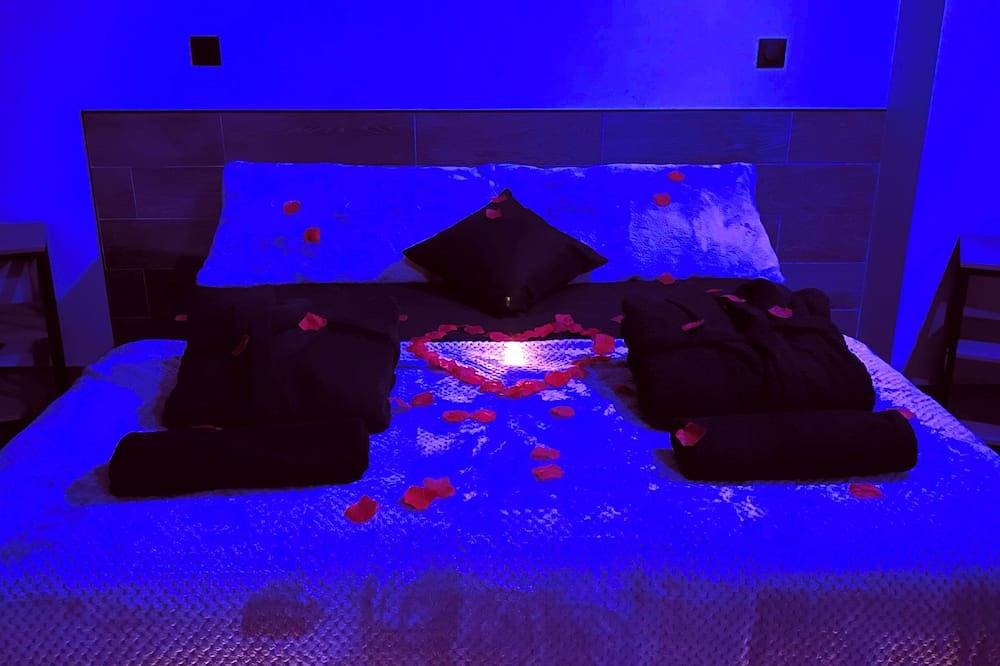 Ganze Wohnung, Love Room Le Chalet / Jacuzzi / Sauna in Château-Landon, Seine-et-Marne