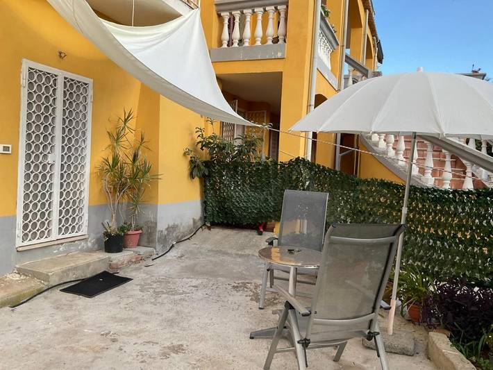 Gîte pour 5 personnes, avec jardin et vue à Paola - 2