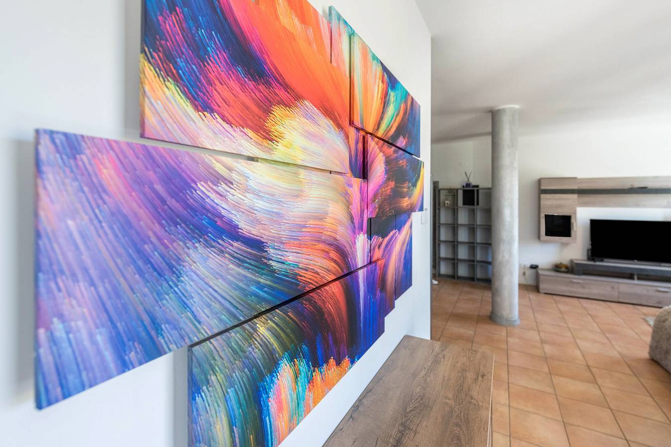 Appartement entier, Appartement 'Casetta Giù Al Lago' avec piscine partagée, Wi-Fi et climatisation in Padenghe sul Garda, Montagnes autour du lac de Garde