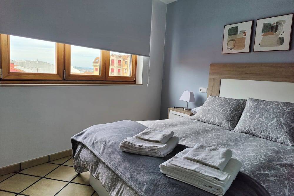 Entire apartment, In the Grove center, ideal for telecommuting, romantic getaways and couples. in O Grove, Rías Baixas