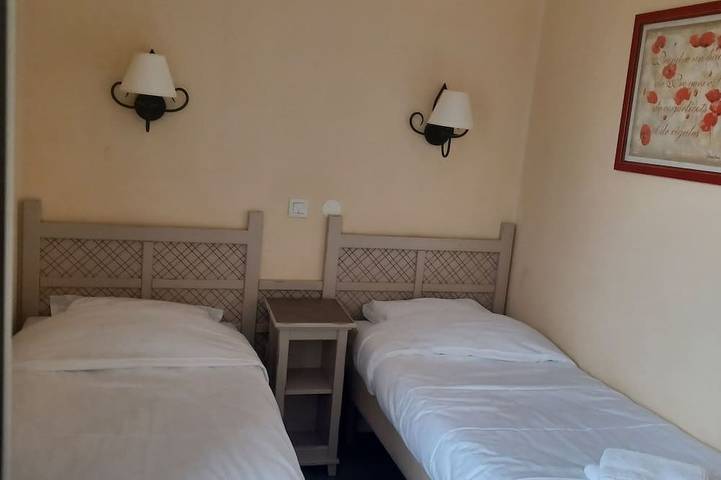 Villa 4/6p Avec 2 Chambres in Mallemort, Arles region