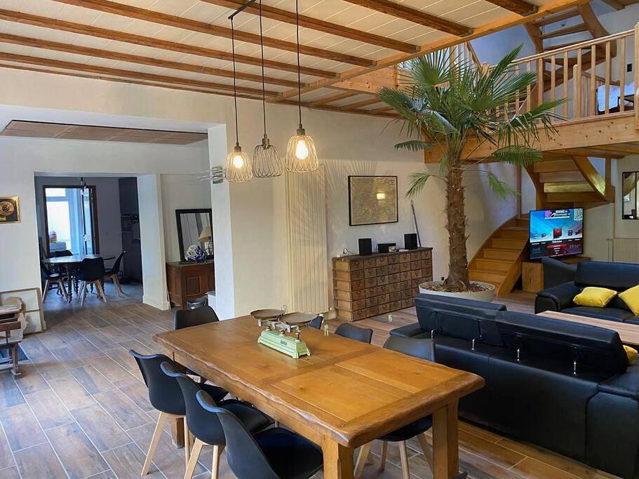 Bienvenue à la Villa Plagnal Classée 3 étoiles in Aubière, Parc naturel régional des Volcans d'Auvergne