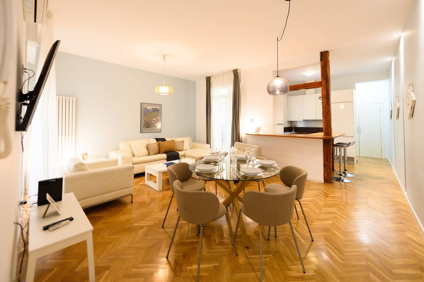 Apartamento entero, M Elegante vivienda de 3 habitaciones en e in Centro (Madrid), Madrid