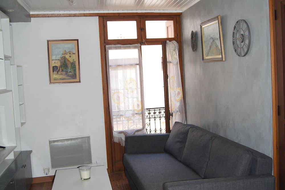 Appartement entier, Soleil et Cure Appartement dans maison de ville situé au 1 ère étage in Le Boulou, Région de Céret