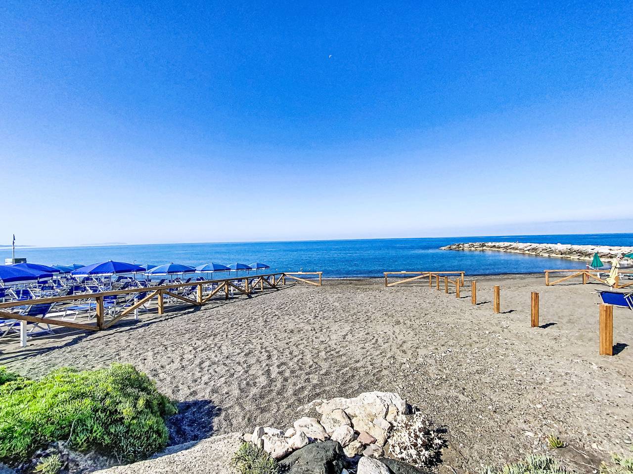 Apartamento entero, Ginepro sul mare in Marina di Cecina, Cecina (desambiguación)