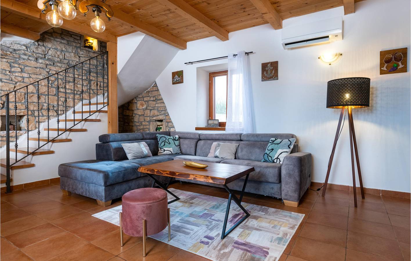 Geräumige 2-Zimmer-Wohnung mit Pool, WLAN und Zugang zum 2 km entfernten Strand in Marčana, Südküste Istrien