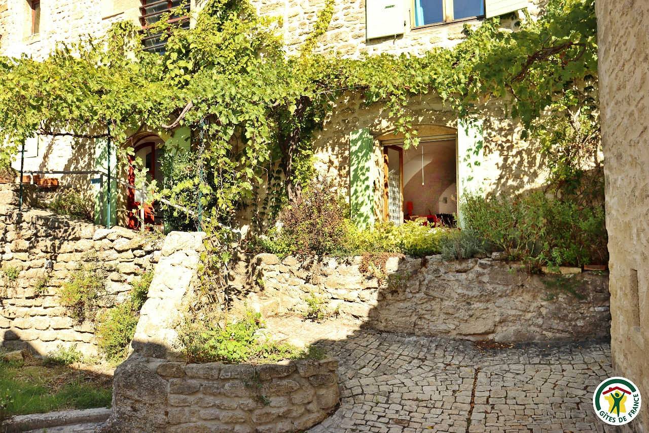 Les Remparts in Grane, Die und Umgebung