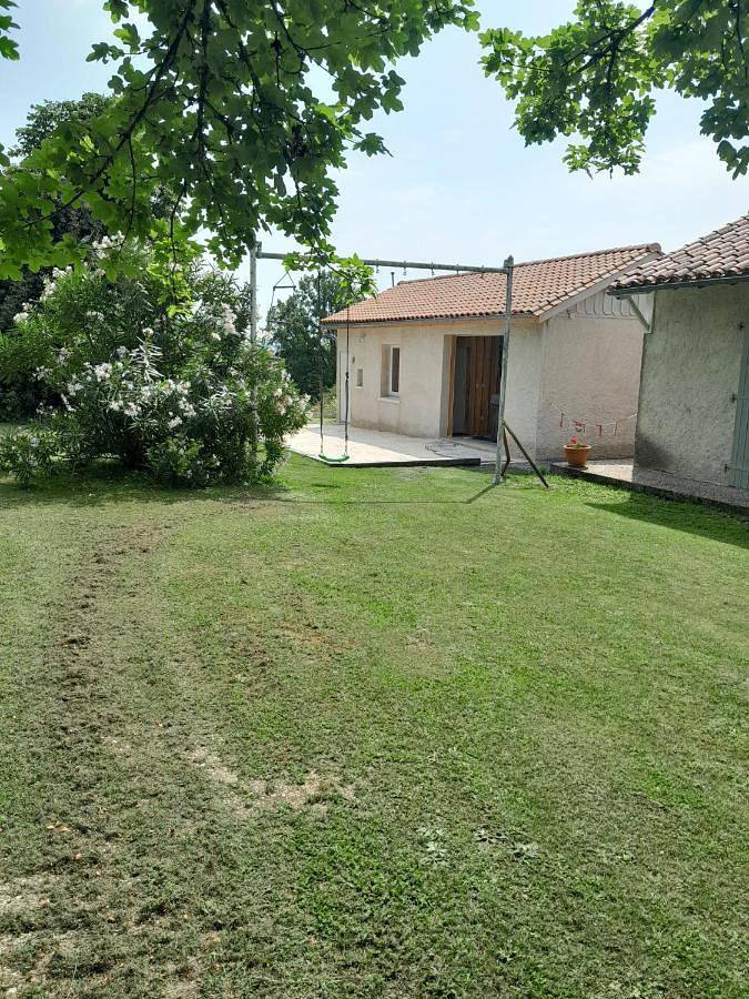 Location de vacances pour 2 personnes, avec jardin et vue à Bertric-Burée - 3