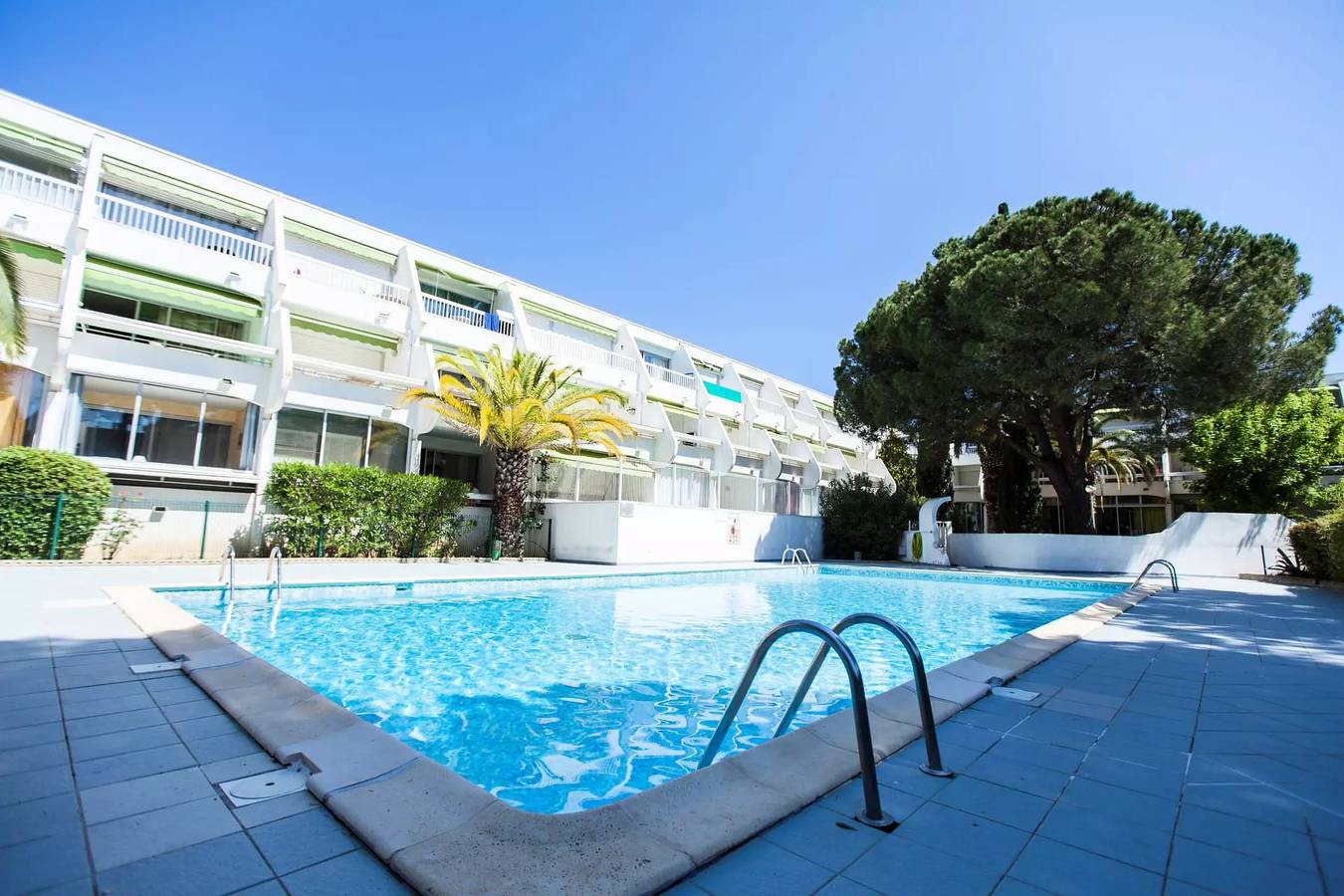 Estudio entero, Estudio con aire acondicionado y vistas a la piscina wifi in La Grande-Motte, Côte d'Améthyste