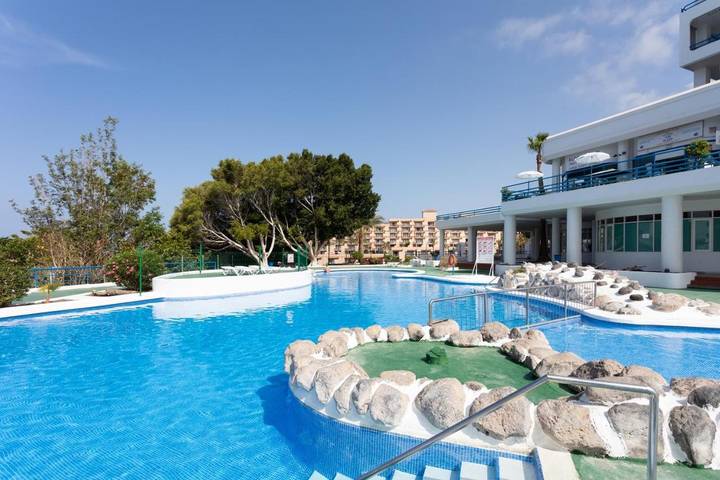 Gîte pour 2 personnes, avec vue ainsi que piscine et jardin dans Playa Paraíso - 3