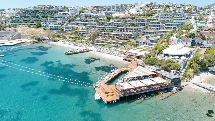 Location de vacances pour 5 personnes, avec vue et piscine ainsi que sauna et jardin, animaux acceptés à Bodrum