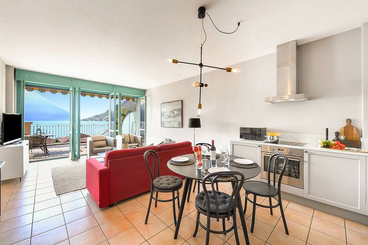 Gîte pour 4 personnes, avec vue sur le lac et terrasse, adapté aux familles dans Porlezza - 3