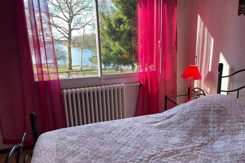 Casa unifamiliar con vistas settons Lago, ruta turística tranquila. in Moux-en-Morvan, Lago de Settons