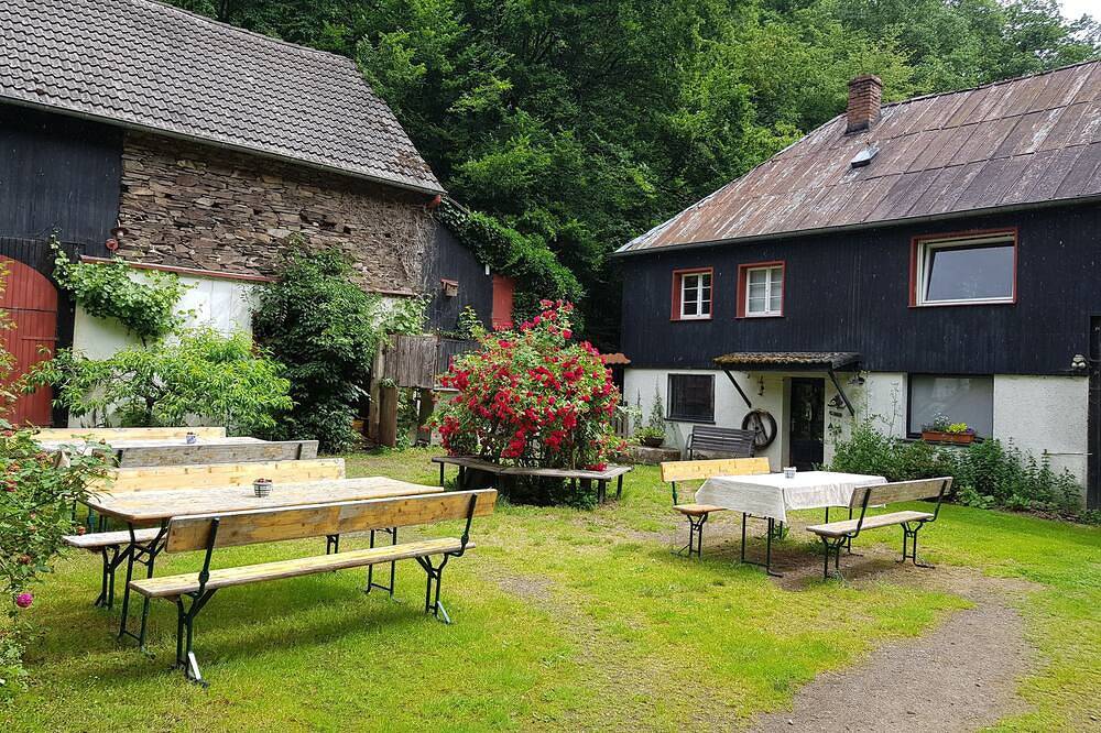 Alleinlage im Wald! Renoviertes  Bauernhaus,  Familien- und Haustierfreundlich in Lutzerath, Cochem-Zell
