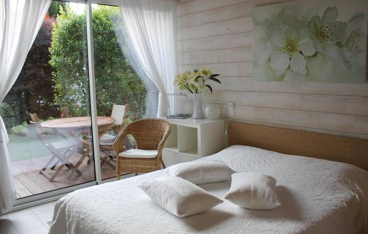 Chambre d’hôte pour 2 personnes, avec jardin et piscine en Gironde - 2