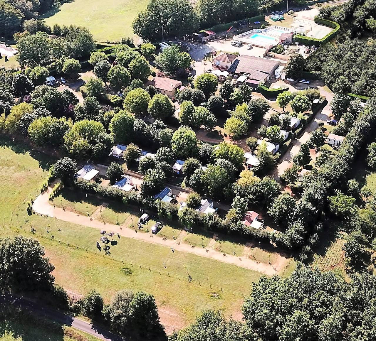 Tithome – Zeltbungalow 4 Personen in Limeuil, Périgord Pourpre