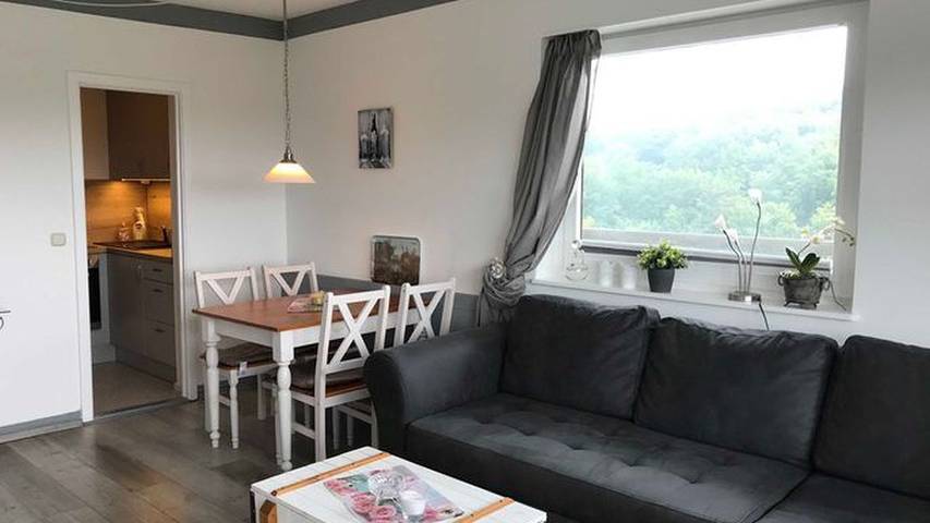 Ferienwohnung für 2 Personen, mit Seeblick und Balkon sowie Ausblick in Bad Malente