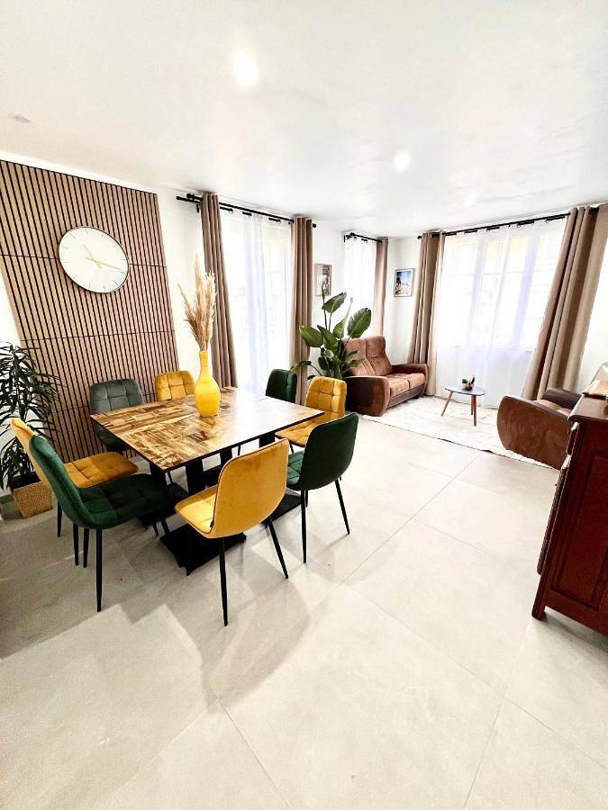 Location de vacances pour 8 personnes, avec terrasse et jardin à Montebourg - 2