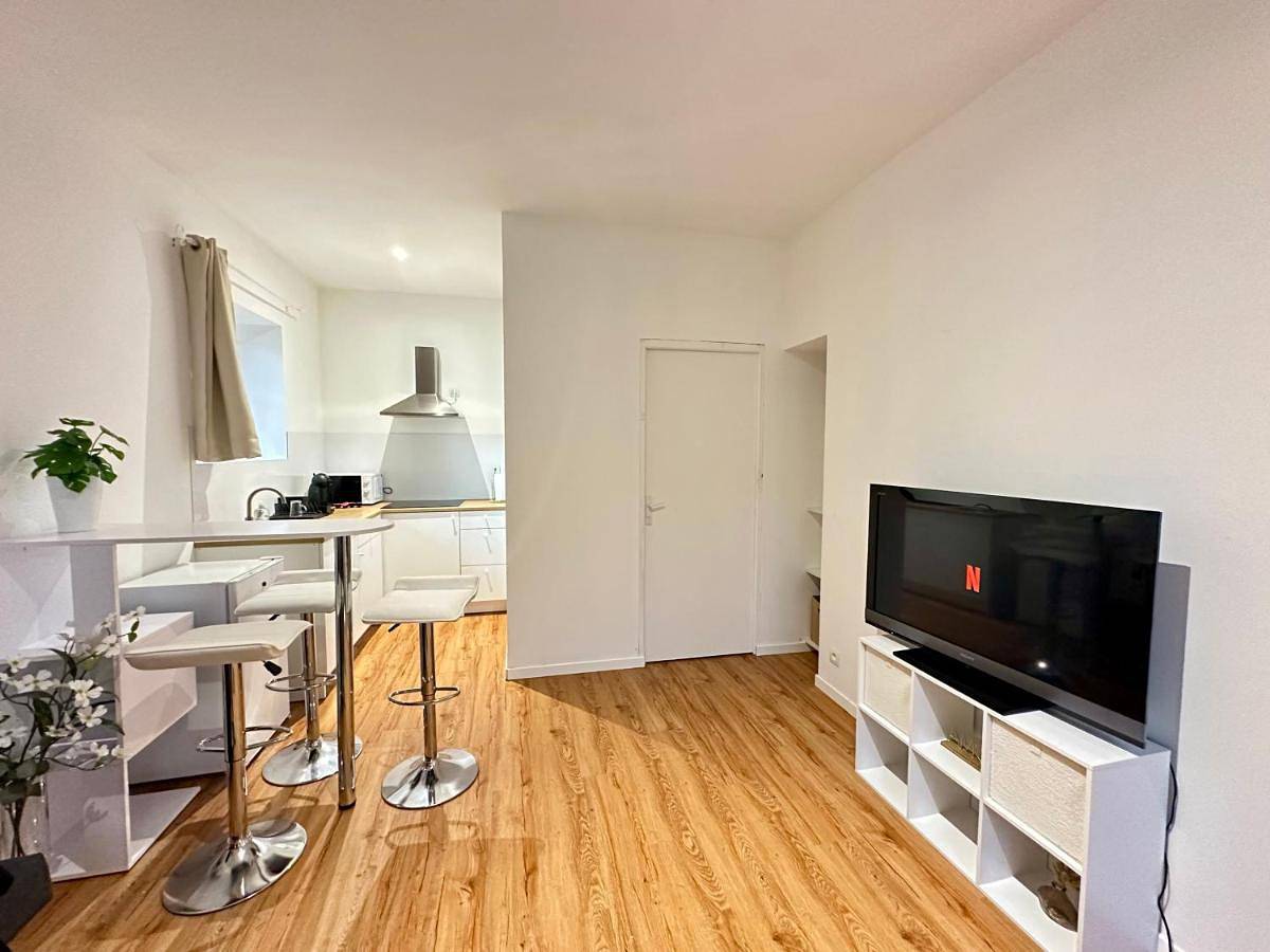 Appartement entier, Studio cosy face à l'église in Le Mas-d'Agenais, Région de Marmande