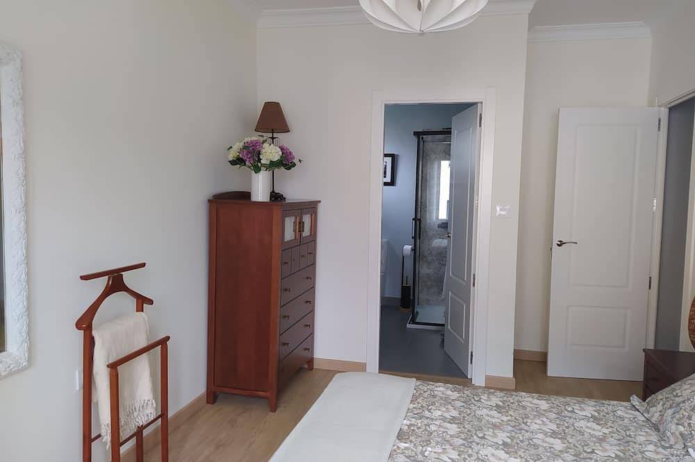 Casa do Olmo Villa with farm in an urban environment. Close to beaches. in Ortigueira, Galician Coast