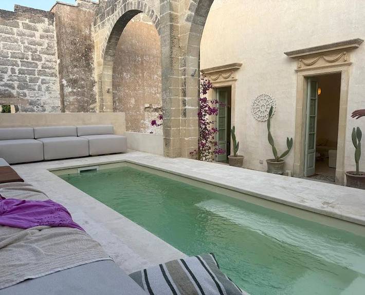 Casa vacanza per 12 persone, con Balcone e Terrazza nonché Giardino e Piscina a Sogliano Cavour