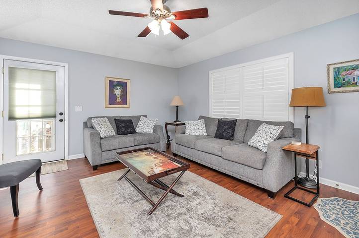 Vacation rental for 6 people, with terrace in St. Simons Island