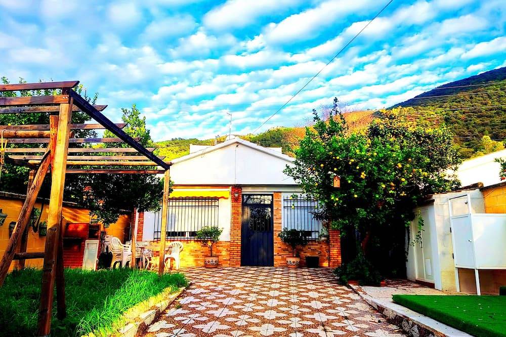 The Naturalist's House in El Bosque, Pueblos Blancos