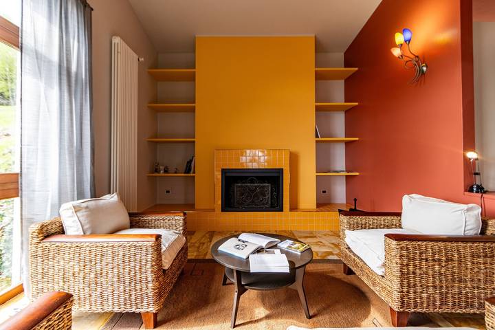 Room 'Stanza Miele' with Mountain View, Shared Terrace and Wi-Fi in Montevecchia, Brianza