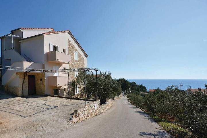 Ferielejlighed for 4 personer, med terrasse, husdyr tilladt - 1