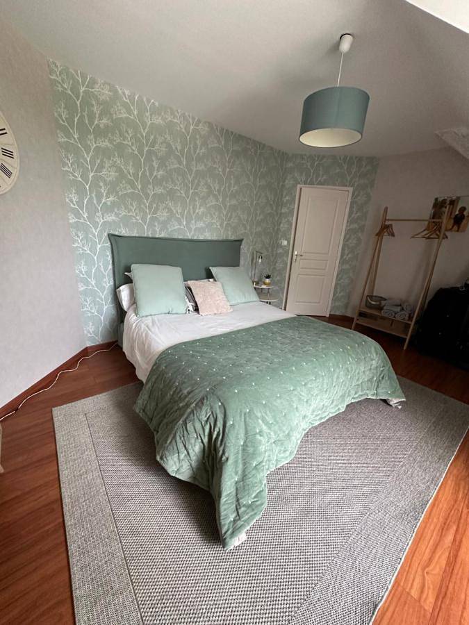 Gîte pour 2 personnes, avec piscine et jacuzzi ainsi que terrasse et jardin à Yvré-l'Évêque - 2