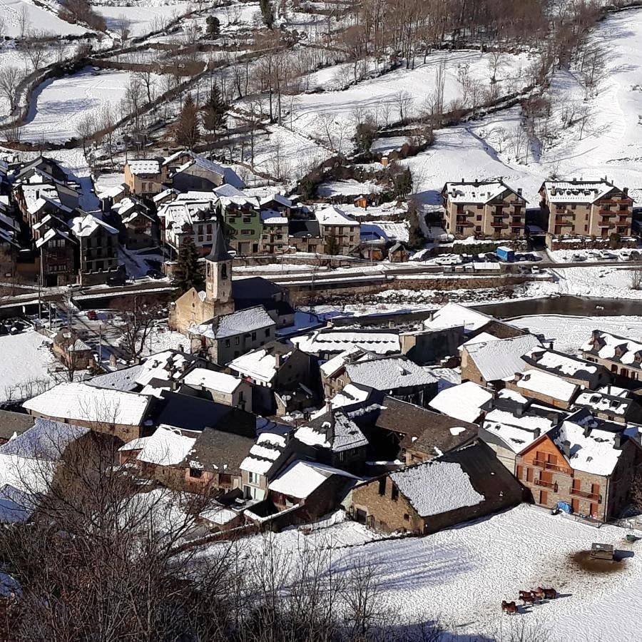 Two-Bedroom Chalet in Isil, Alto Aneu