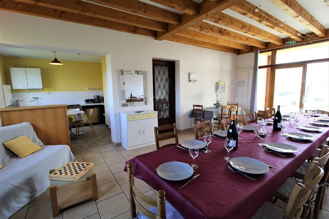 Grand Gîte Les Roches Bleues in Odenas, Beaujolais