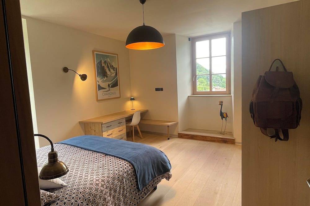 Ganze Wohnung, Un Étage Complet Dans une Tour Médiévale Rénovée au Cœur du Pays du Mont-blanc in Sallanches, Pays du Mont-Blanc