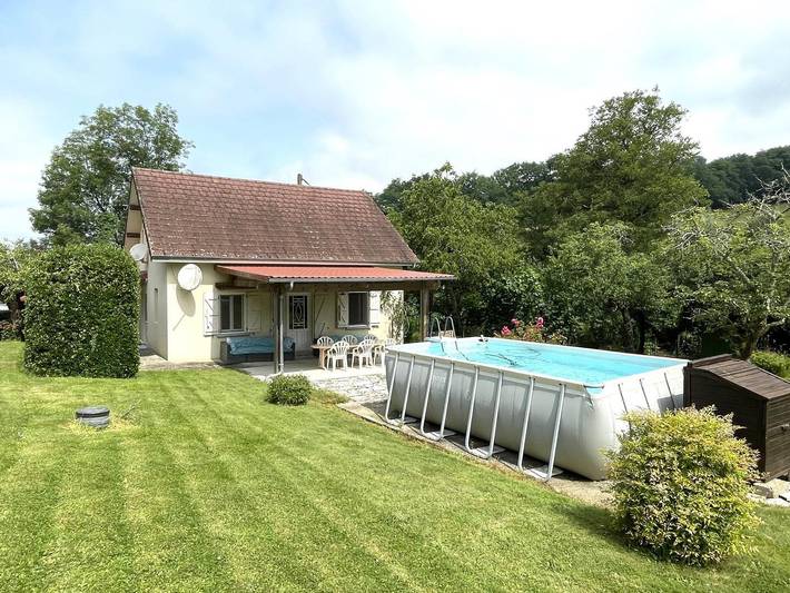 Gîte pour 6 personnes, avec Terrasse ainsi que Jardin et Piscine
