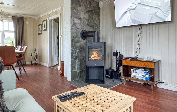 Ferienhaus für 5 Personen mit Terrasse in Nærøy
