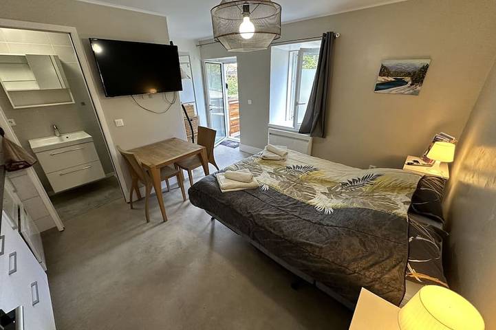 Entire apartment, Soleil levant Studio à Neydens in Neydens, Saint-Julien-en-Genevois region