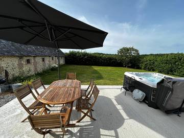 Location de vacances pour 6 personnes, avec jardin ainsi que vue et terrasse, animaux acceptés dans Sainte-Marguerite-des-Loges