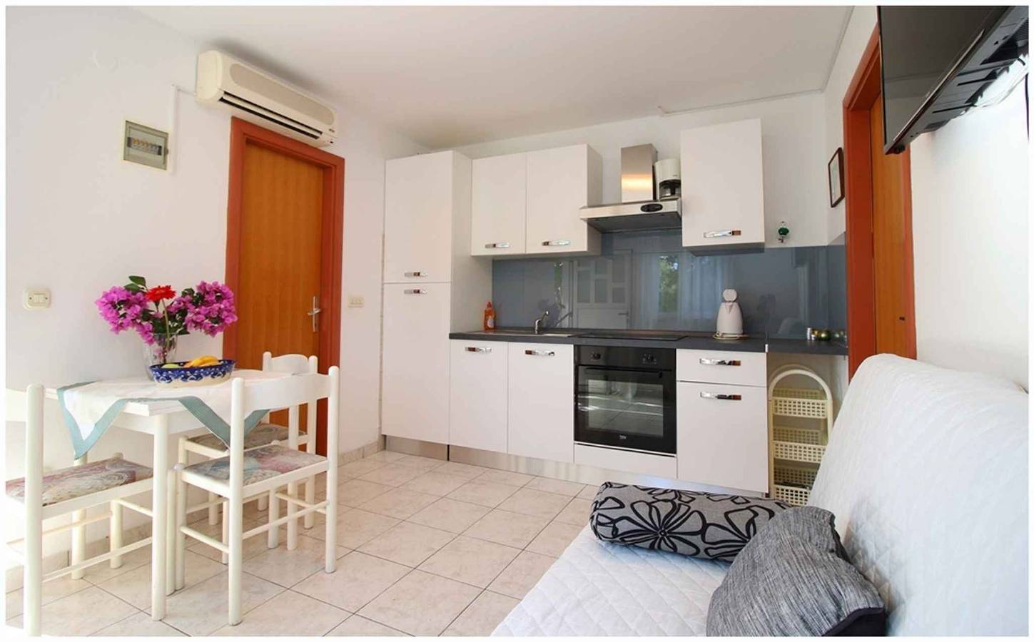 Hel ferieleilighet, Holiday apartment 250 m from the beach  in Primosten, Šibenik-Knin
