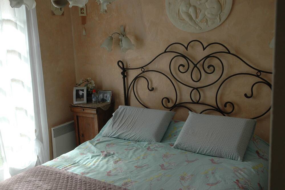 Beautiful pool villa 10 minutes from Nîmes at the gateway to the Camargue and the Alpilles in Garons, Nimes region