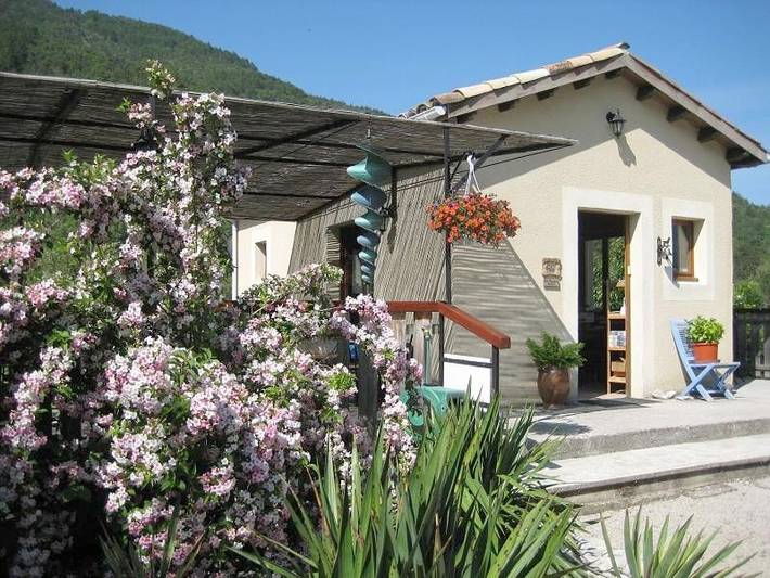 Maison d’hôte pour 5 personnes, avec Balcon et Terrasse ainsi que Jardin et Vue